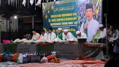 Warga Dusun Bara’ Lao’ mengikuti Maulid Nabi dan Rokat Kampong di Desa Galis