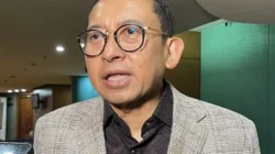 Menteri Kebudayaan Fadli Zon usai menyaksikan pementasan monolog di Taman Ismail Marzuki