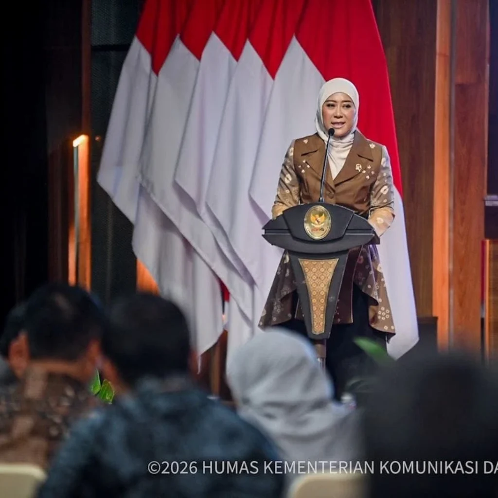 Meutya Hafid dalam penandatanganan sinergi pengelolaan SP4N-LAPOR untuk meningkatkan pelayanan publik