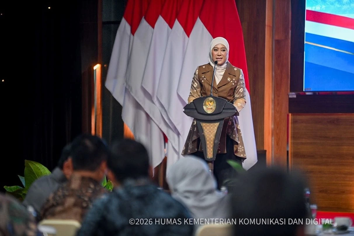 Meutya Hafid dalam penandatanganan sinergi pengelolaan SP4N-LAPOR untuk meningkatkan pelayanan publik
