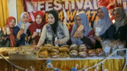Nia Kurnia Fauzi mengunjungi stan UMKM MNV 2026 Sumenep