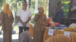 Pasar murah Sampang menyediakan kebutuhan pokok dengan harga terjangkau