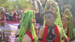 Pawai Budaya Nusantara siswa SD Kecamatan Dungkek HUT ke-81 RI