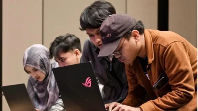 Peserta ROG AI Masterclass mengikuti sesi praktik teknologi AI di Malang.
