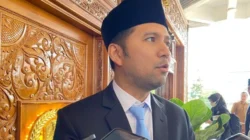 Wakil Gubernur Jatim Emil Dardak membahas perbaikan Dermaga Bulusan Banyuwangi