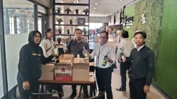 Barang bukti 48 botol minuman beralkohol hasil razia Satresnarkoba Polresta Sumenep