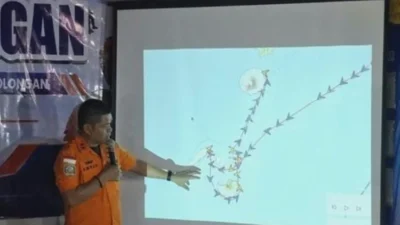 Tim SAR mencari lima jurnalis hilang di sekitar Gunung Anak Krakatau