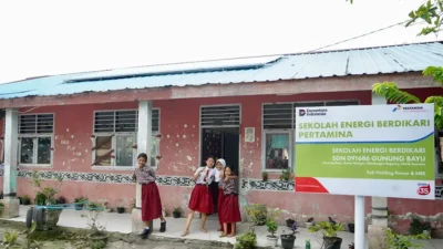 Fasilitas energi surya dan air bersih di SDN 091686 Gunung Bayu Simalungun.