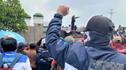 1.000 Buruh Jatim Demo 1 Oktober, Tuntut UMP 2027 hingga Revisi Aturan Alih Daya 6 Buruh FSPMI Jatim bersiap menggelar demonstrasi di DPRD Jatim dan Kantor Gubernur Jatim