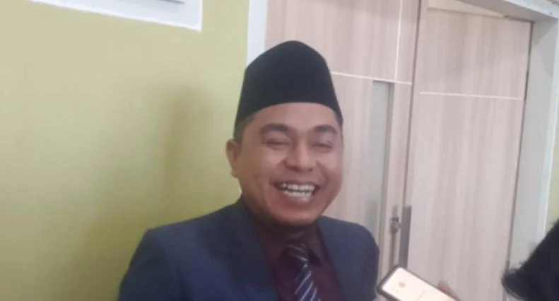 Ketua DPRD Pamekasan Ali Masykur usai sidang paripurna yang ditunda karena kuorum tidak terpenuhi