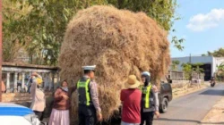 Satlantas Polresta Sumenep edukasi pengemudi pick up overload