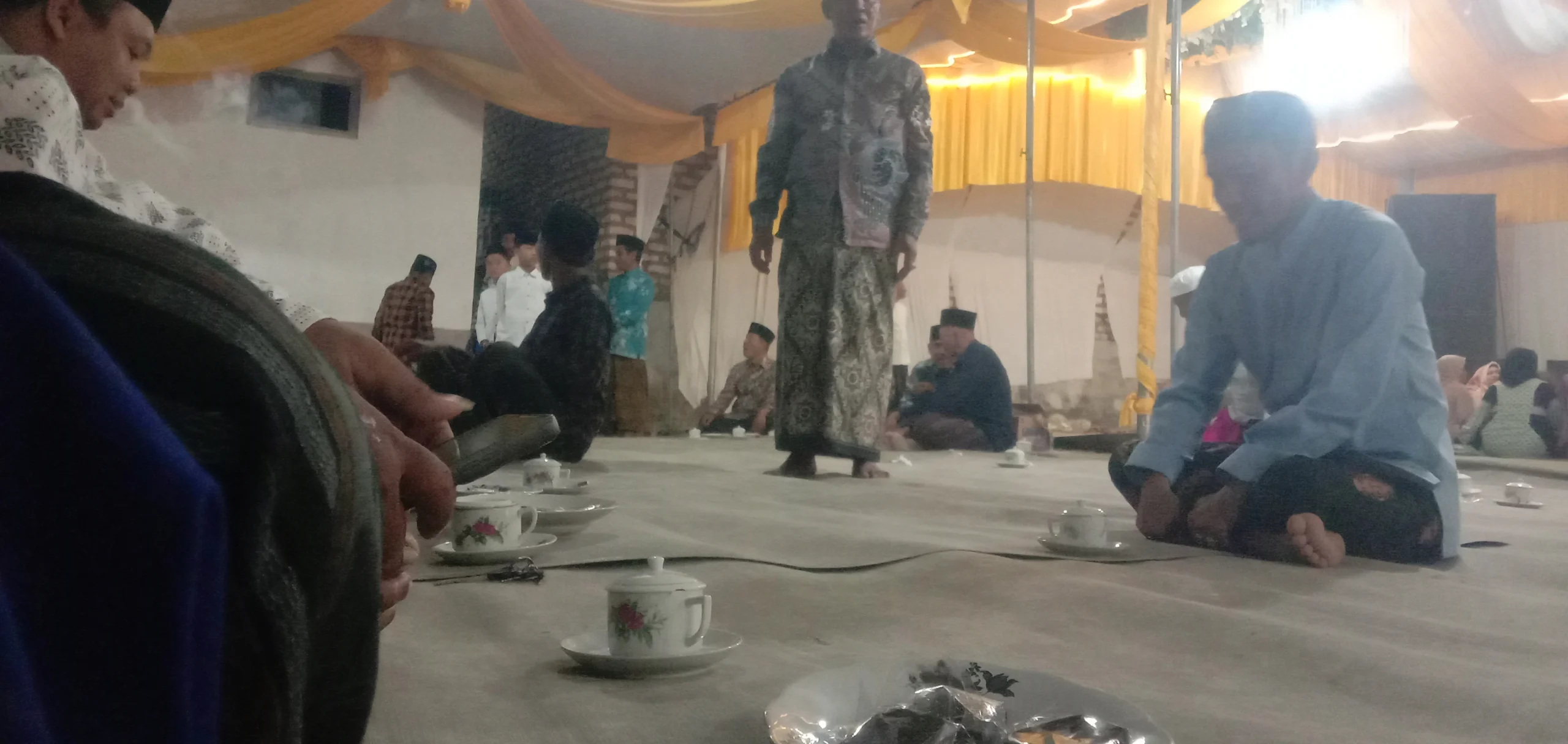 Tradisi hajatan warga Lembung Barat Kecamatan Lenteng Kabupaten Sumenep