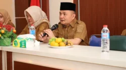 Wabup Bangkalan Moh Fauzan Ja’far memberikan pengarahan program pemeriksaan kesehatan gratis di Puskesmas Kedundung