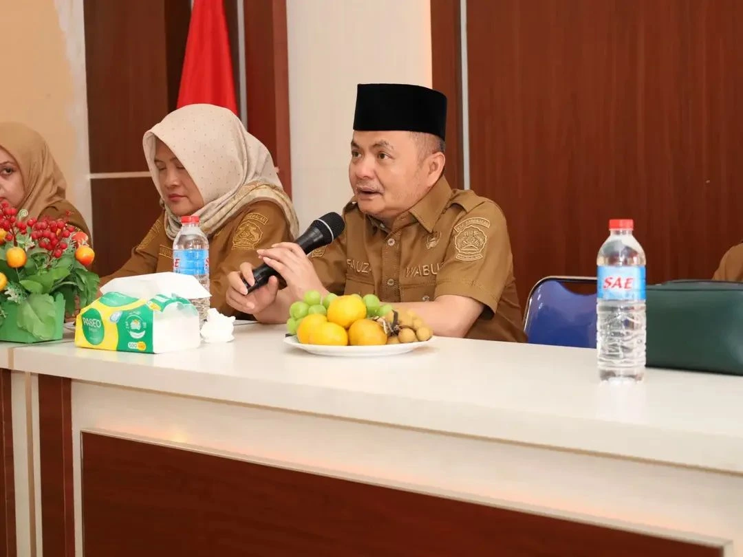 Wabup Bangkalan Moh Fauzan Ja’far memberikan pengarahan program pemeriksaan kesehatan gratis di Puskesmas Kedundung