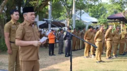 Wabup Bangkalan Moch. Fauzan Ja’far memimpin apel ASN