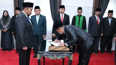 Bupati Sumenep Achmad Fauzi Wongsojudo melantik empat pejabat pimpinan tinggi pratama