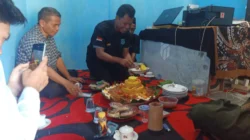 Tasyakuran HUT ke-3 PT Falih Media Utama dan diskusi jurnalistik