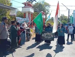 KH Abdullah Anwar Lepas Karnaval Budaya Maulid Nabi di Giligenting