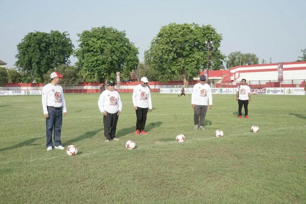Bupati Sumenep Achmad Fauzi membuka AF Sport U-17 di GOR A. Yani Pangligur