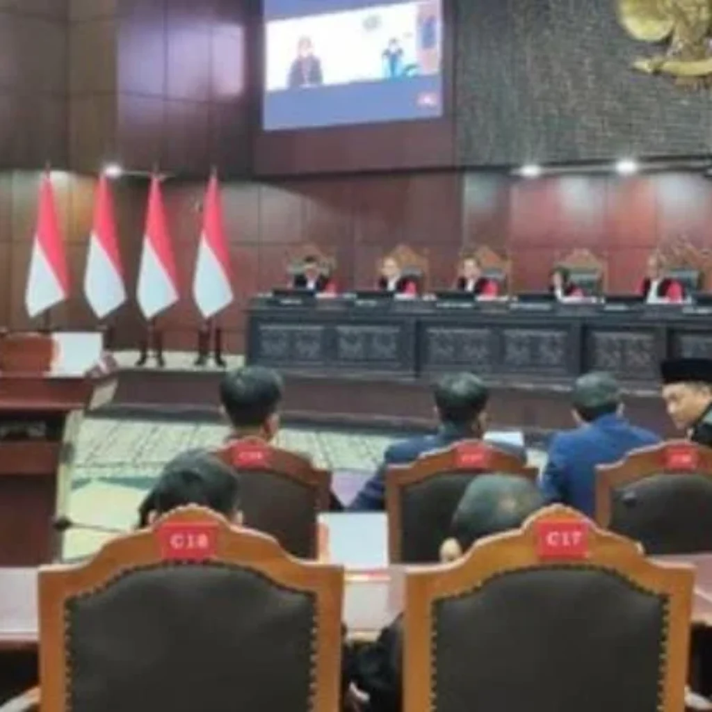 Atase Pendidikan KBRI Singapura dan Australia memberikan keterangan dalam sidang PHPU di MK