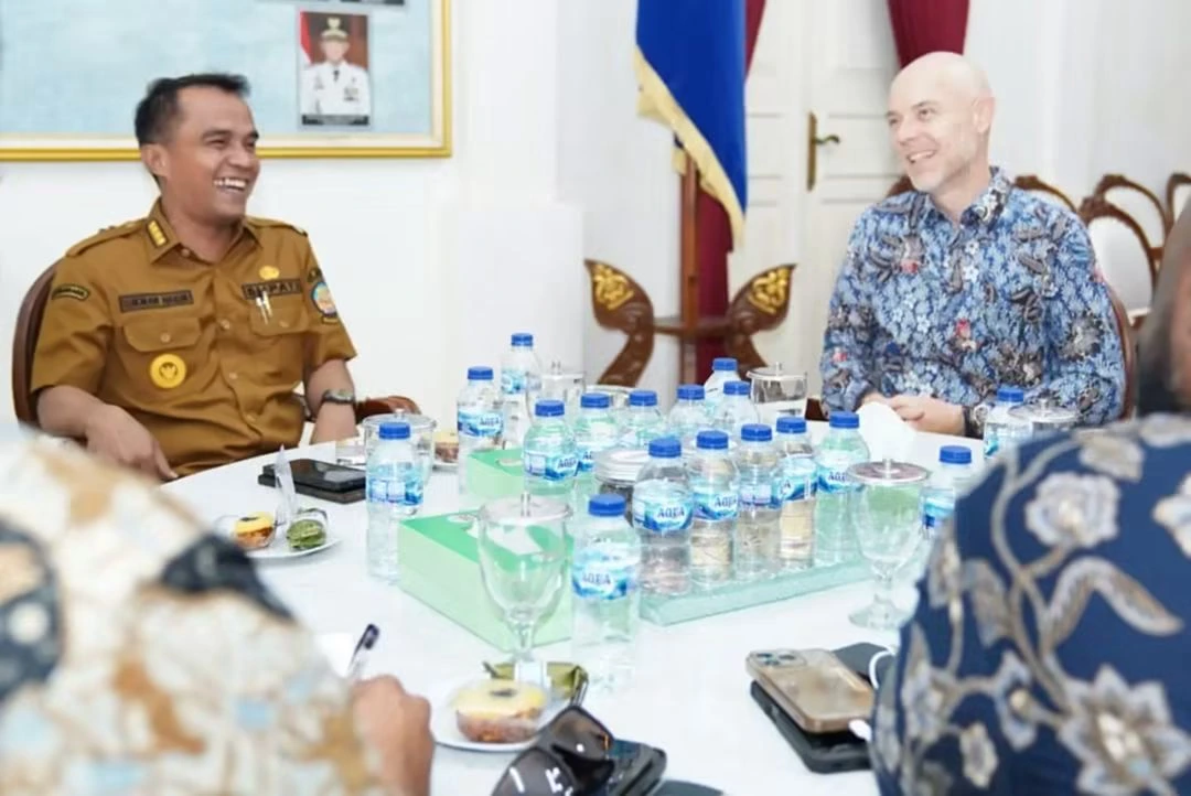 Bupati Bangkalan bertemu Konjen Amerika Serikat Chris Green