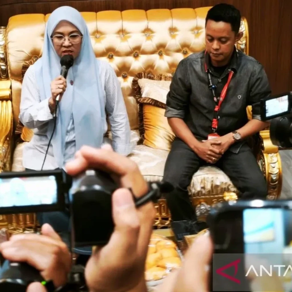 Surat MA Salah Alamat, Bupati Gowa Siapkan Langkah Hukum Lawan Putusan Pemberhentian 9 Bupati Gowa Sitti Husniah Talenrang didampingi kuasa hukum terkait surat MA salah alamat