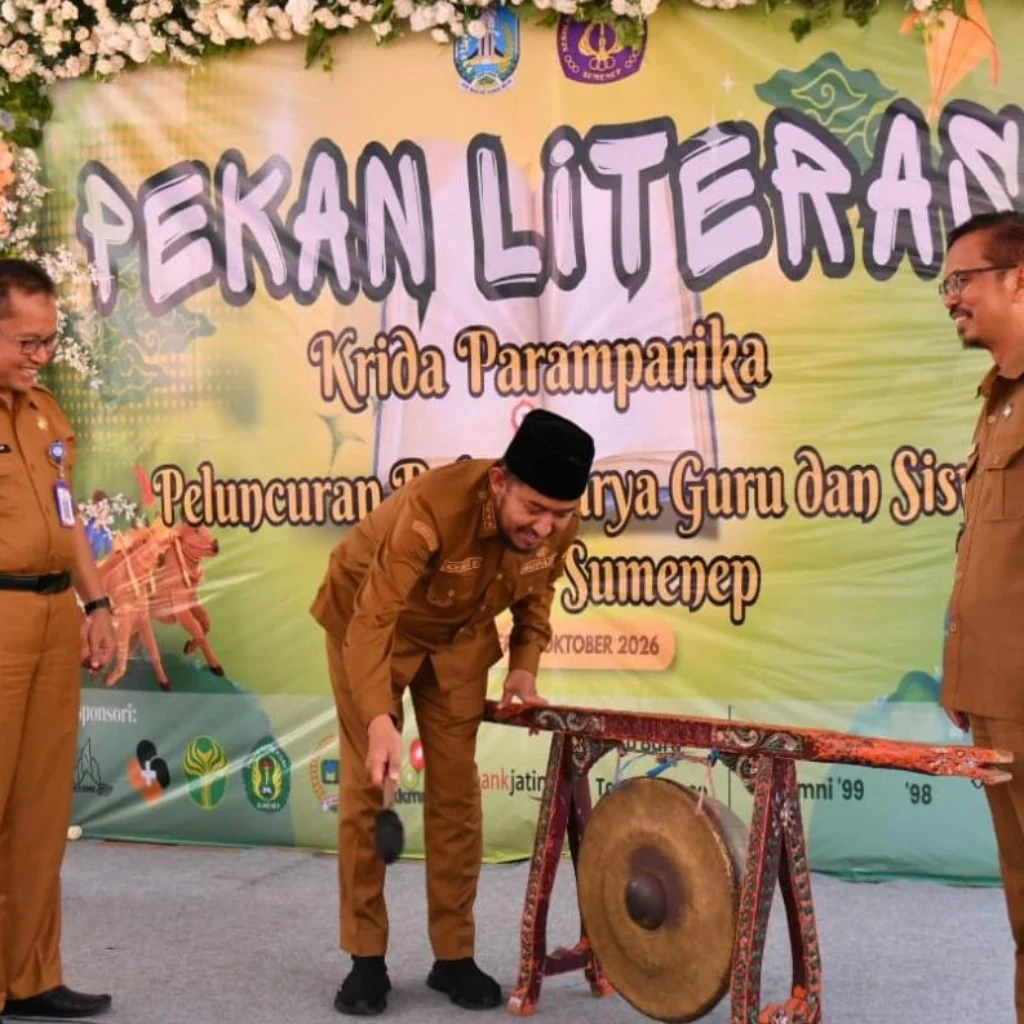 Bupati Sumenep Achmad Fauzi saat menghadiri Pekan Literasi 2026 SMAN 1 Sumenep