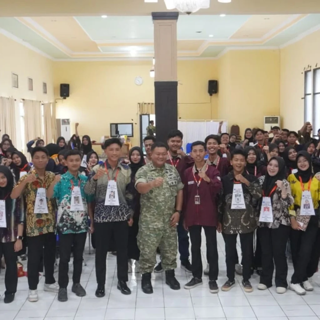 Dandim 0827 Sumenep Citra Persada memberikan materi kepemimpinan kepada mahasiswa Universitas Wiraraja