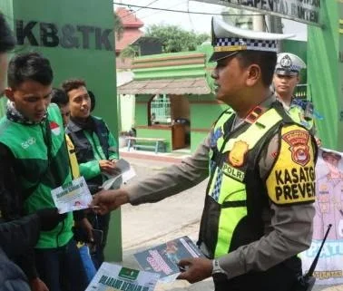 Satlantas Polresta Serang Kota melaksanakan Operasi Patuh Maung 2026 dengan menertibkan pelanggaran dan mengedukasi pengendara di Kota Serang.