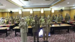 Bupati Bangkalan Lukman Hakim dalam evaluasi inovasi pelayanan publik IGA