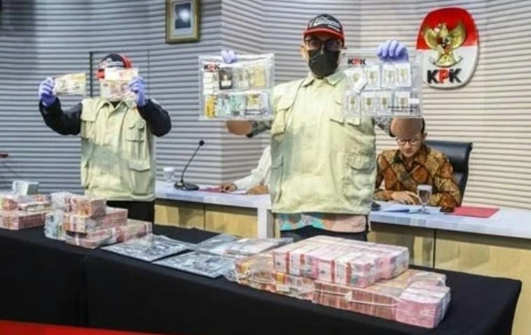 Konferensi pers KPK mengenai dugaan korupsi Dana Siap Pakai BNPB dan pembelian saham senilai Rp30,98 miliar