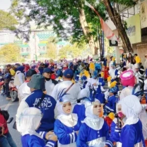 Jelang Hari Jadi Pamekasan, Lomba Drumband Meriahkan Jalan Arek Lancor
