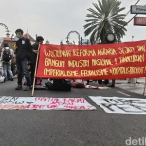 Demo di Bandung, Massa Desak Penghentian Monopoli Tanah dan Upah Murah