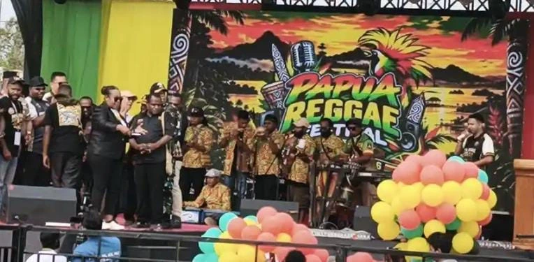 Gubernur Papua Tengah Meki Nawipa membuka Papua Reggae Festival XI 2026 di Nabire