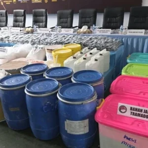 Polisi Bongkar Dua Pabrik Tramadol Ilegal di Sukoharjo, 16 Tersangka Ditangkap