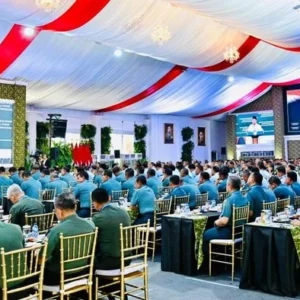 Prabowo Beri Taklimat kepada 800 Pati TNI-Polri, Tekankan Kekompakan