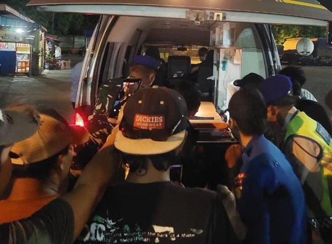 Evakuasi pria asal Jember yang diduga lompat ke laut di Gilimanuk, Jembrana, Bali