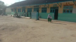 Siswa dan siswi Yayasan Nurul Yaqin Lembung Barat Lenteng Sumenep mengikuti kegiatan sekolah