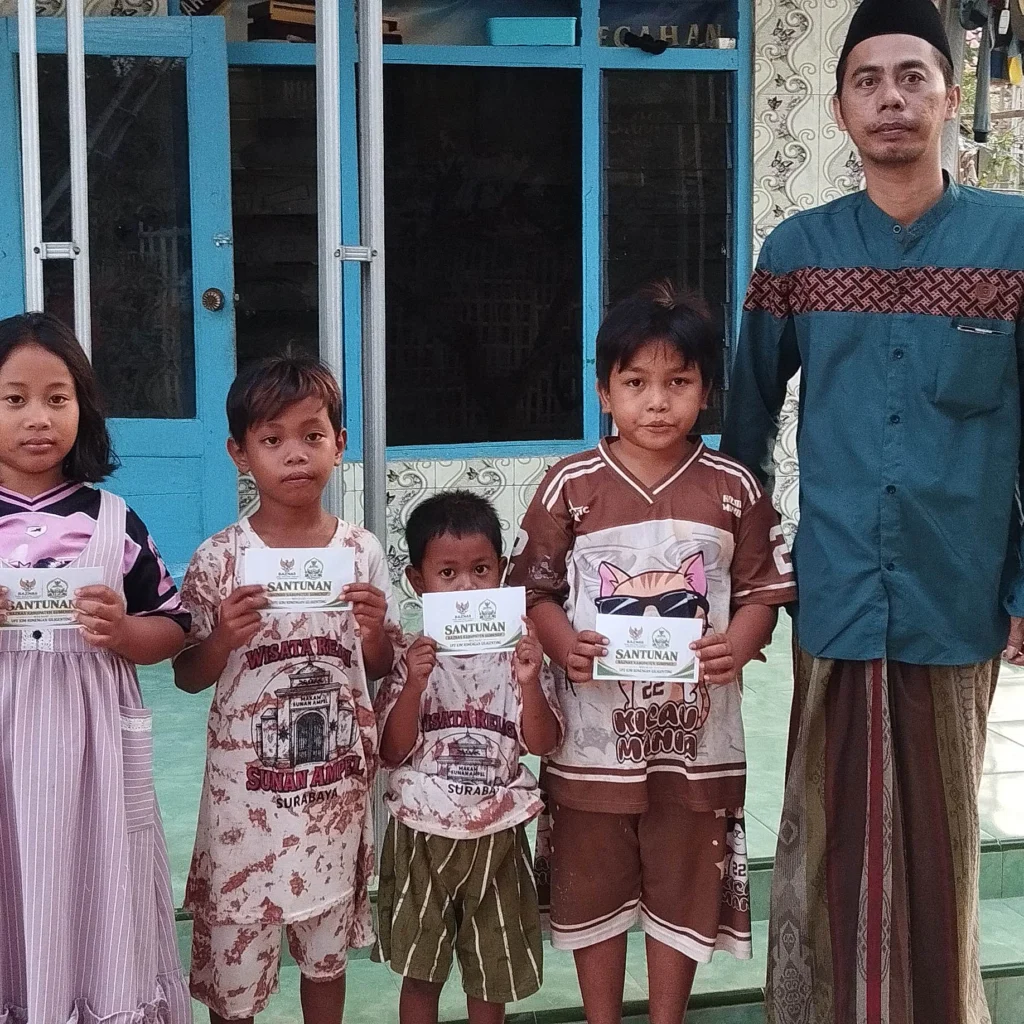 UPZ KIM Konengan Salurkan Santunan Anak Yatim Giligenting 9 UPZ KIM Konengan menyalurkan santunan anak yatim Giligenting Sumenep