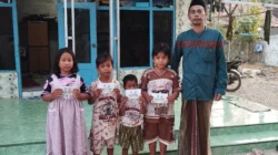 UPZ KIM Konengan Salurkan Santunan Anak Yatim Giligenting 3 UPZ KIM Konengan menyalurkan santunan anak yatim Giligenting Sumenep