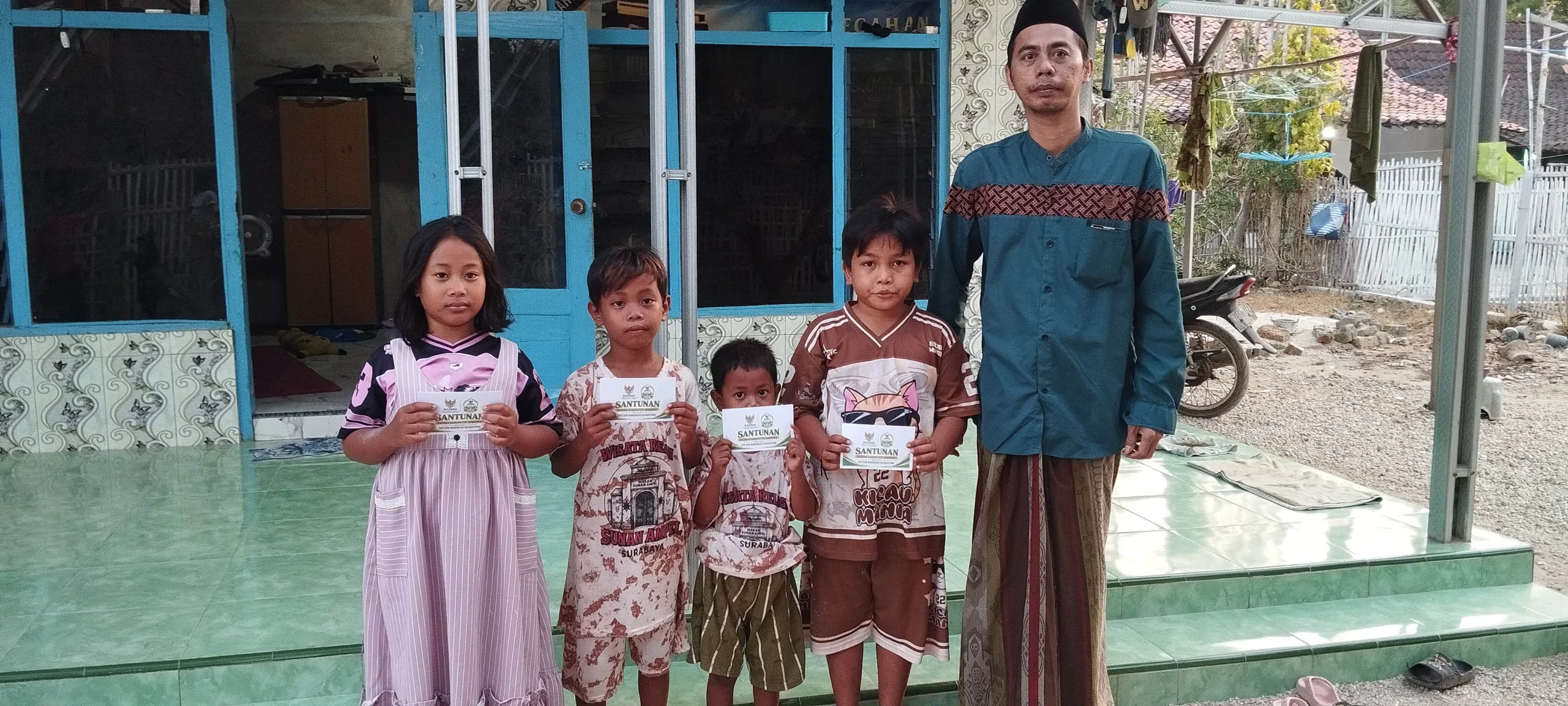 UPZ KIM Konengan menyalurkan santunan anak yatim Giligenting Sumenep