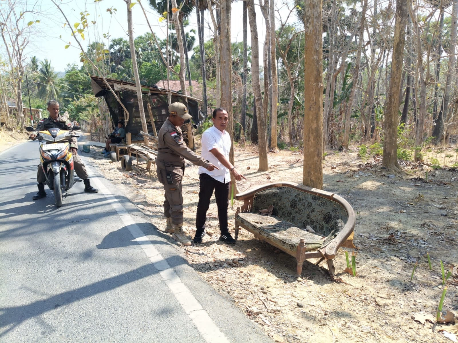 Bayi laki-laki ditemukan di pinggir jalan Dusun Drusah Desa Prenduan Sumenep