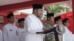 Bupati Sumenep Achmad Fauzi Wongsojudo mendorong santri menjadi wirausaha muda dan pencipta lapangan kerja.