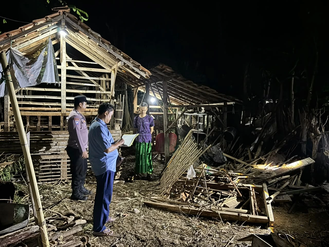 Penanganan dugaan pencurian dua ayam betina oleh Polsek Bluto di Kecamatan Bluto, Sumenep
