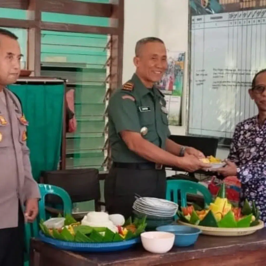 Forkopimka Batuputih kunjungi Koramil 0827/15 Sumenep dalam rangka HUT ke-81 TNI