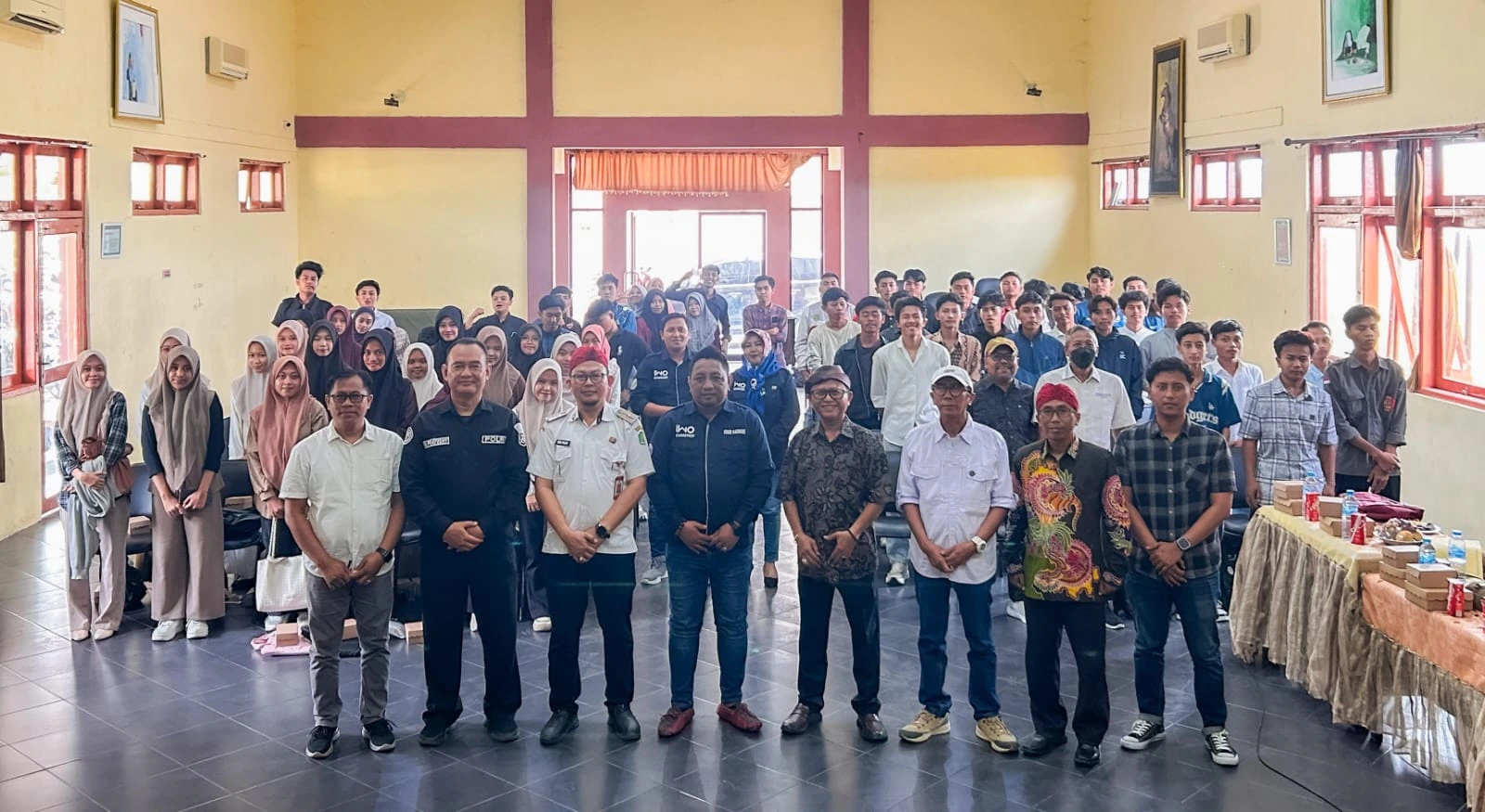 Seminar jurnalistik IWO Sumenep membahas etika jurnalistik di tengah perkembangan AI di UPI Sumenep