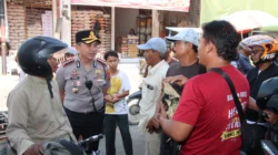 Kapolresta Sumenep Sapa Pedagang di Pasar Anom