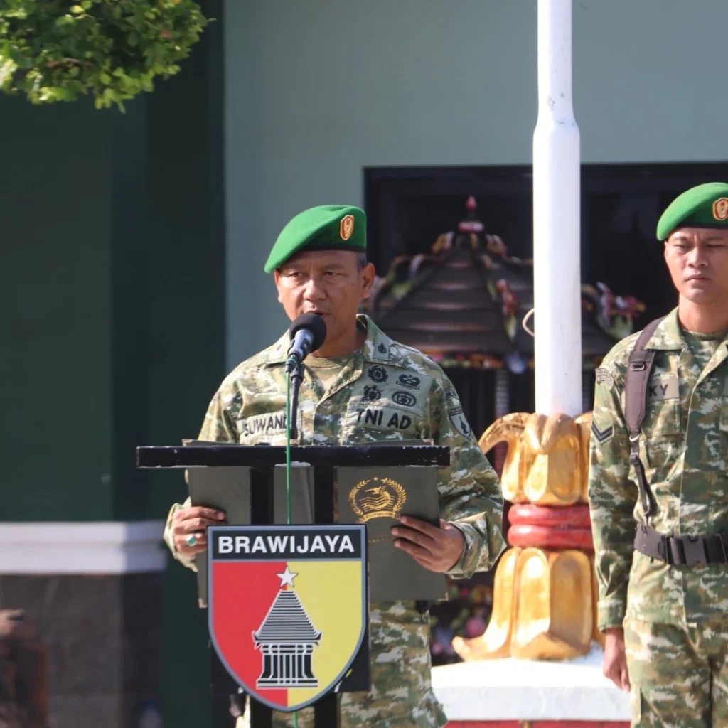 Kasdim Sumenep Bacakan Amanat Panglima TNI, Ini Pesannya 11 Kasdim 0827 Sumenep membacakan amanat Panglima TNI saat upacara 17-an