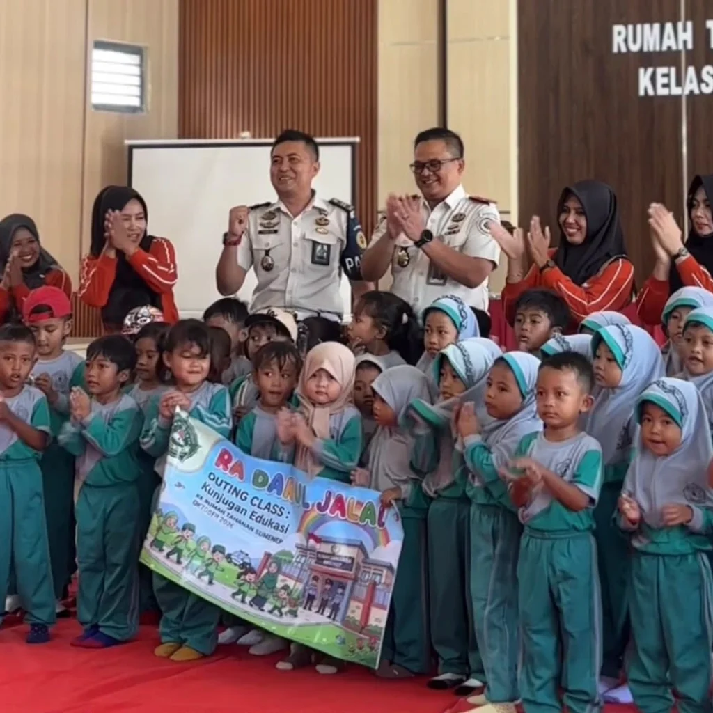 Rutan Sumenep Kenalkan Batik Catra dan Saronen kepada Siswa TK 13 Kunjungan edukasi siswa TK RA Darul Jalal mengenal Batik Catra dan musik saronen di Rutan Sumenep
