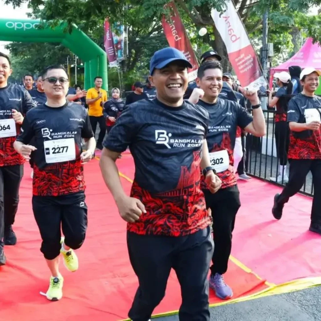 Bupati Lukman Hakim mengikuti Maduruns Hari Jadi Bangkalan ke-495 bersama masyarakat